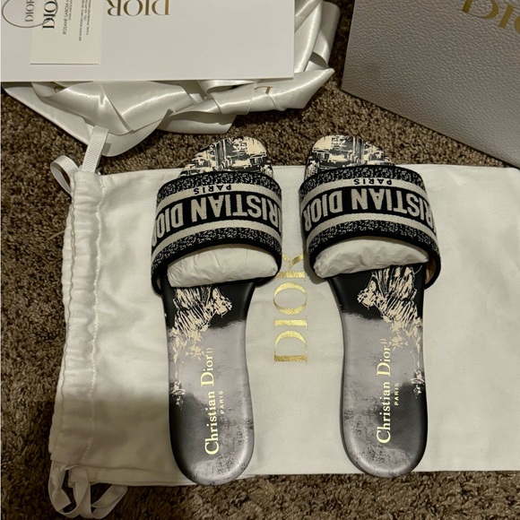 Dior Dway slides black and white New York Motif - Picture 3 of 13